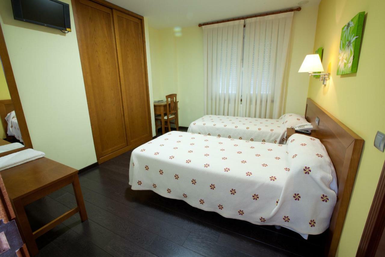 Hotel Terranova Oza de los Ríos Esterno foto