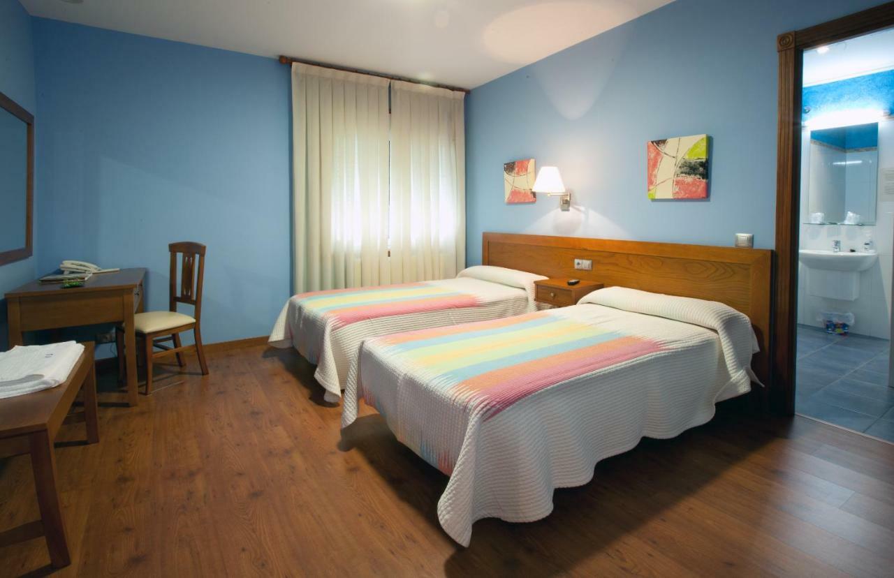 Hotel Terranova Oza de los Ríos Esterno foto
